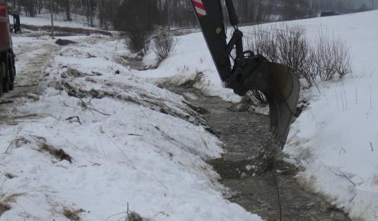 Pohjakynnykset Tarvitaan jos uomaa suoristettu ja syöpymistä