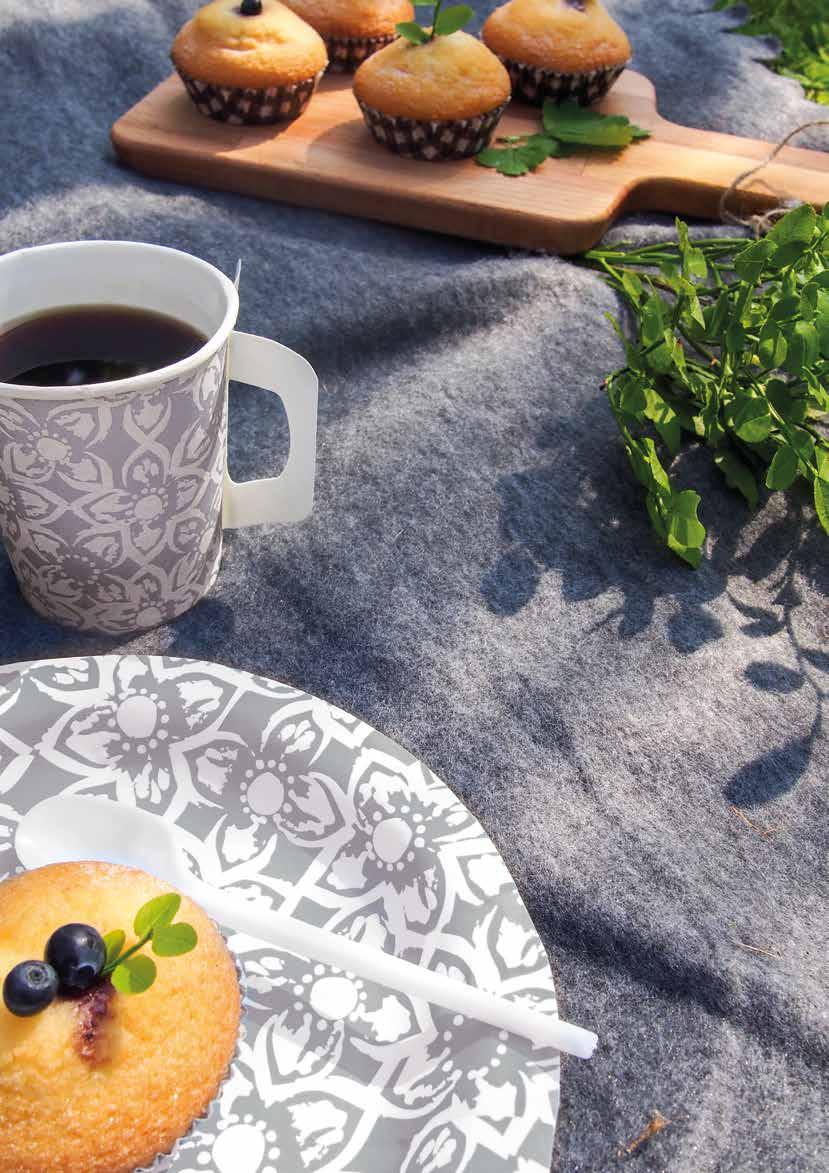 New design combines trendy big flower prints with modern gray color. Popular Eveliina-range graces beautifully table for everyday use or special occasions.