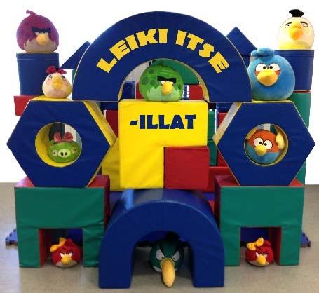 Leiki itse -illat Leiki itse iltoina lapset ja perheet ovat tervetulleita Majalle leikkimään ja peuhaamaan.