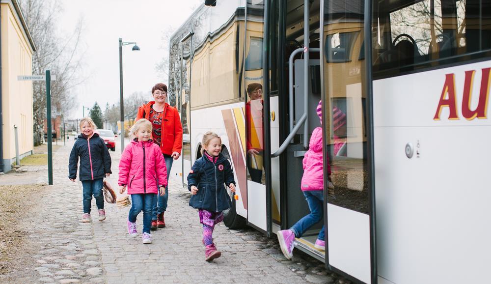 Työn taustaa ja tavoitteita Lappeenrannan voimassa olevaa joukkoliikennepoliittista ohjelmaa 2020 on ollut tarpeen päivittää mm.