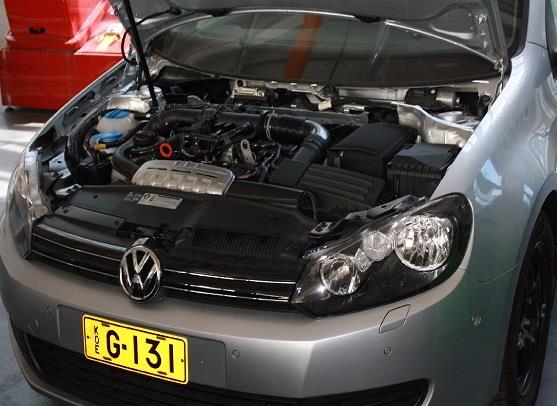 18 4 VOLKSWAGEN 1.4 TSI CAV-MOOTTORI Käyn opinnäytetyössäni tarkemmin läpi VW Golf VI 1,4 TSI moottorin ja tämän moottoriohjausjärjestelmän toimintaa.