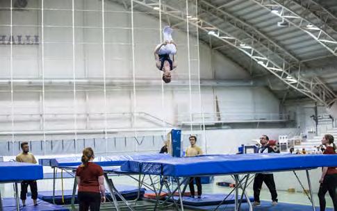 Seurajoukkueiden PM-kilpailuissa naisten sarjassa Helsingfors Gymnastikklub 8. ja Tampereen Voimistelijat 9. Sekajoukkuekilpailussa Jyväskylän Voimistelijoiden sekajoukkue sijoittui sijalle 9. 3.
