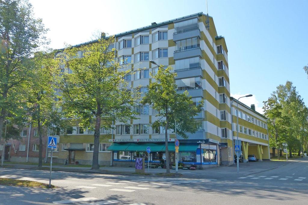 Kerrostalo Jyväskylä, Keskusta Kohdenumero 631449 1h,kk, 25,0 m² Kov. 1961 Energialuokka F 2013 Mh. 72 885,00 Vh. 89 000,00 Puistokatu 19. Kompakti koti aivan keskustan tuntumassa.