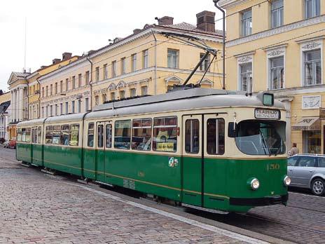 HKL 150 on sivukilpien mukaan reitillä Helsinki-Berlin. Kyseessä oli Euroopan kielten päivän -erikoislinja ja saksalaisesta ohjelmasta vaunussa vastasi Goethe-Institut. Senaatintori 26.9.2007.