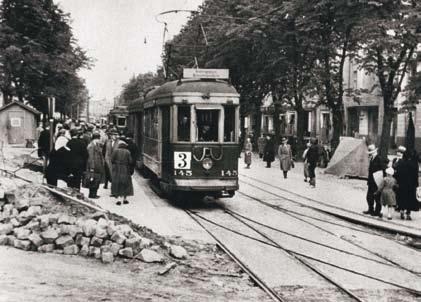 jarruletkuineen Ylioppilastalon keskuspysäkillä Heikinkadulla eli nykyisellä Mannerheimintiellä 23.8.1935.