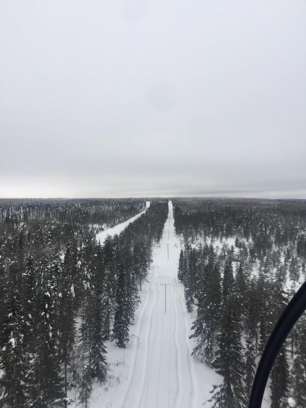 Vko 4 (22-28.1.2018) - Vioittuneita lähtöjä 369 kpl/viikko - Pj-vikoja 70 kpl - Varaudutaan tilanteen pahenemiseen loppuviikosta. - Varataan yli 100 henkilöä töihin - 3 tarkistushelikopteria alueella.