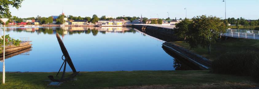 Kristinestad är en förhållandevis liten stad där allt ligger nära till och är bekant: stad som landsbygd. Här är lätt att få tag på folk och alla känner alla. Här kan du varva ner och tänka.