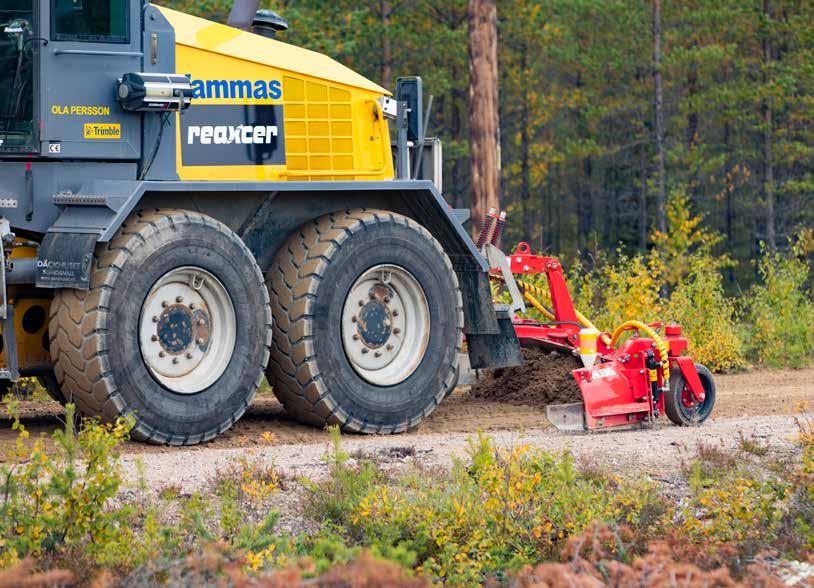pätevämpi, Ola kertoo samalla kun hän osoittaa