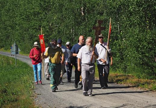 fi YHTEYSTIEDOT Kirkkoherra Timo Mäkirinta p. 050 564 7395 Pastori Kaarlo Saarento p. 040 501 0324 Kanttori Marja-Leena Kugler p. 050 541 7352 Kanttori Jooa Sotejeff-Wilson p.