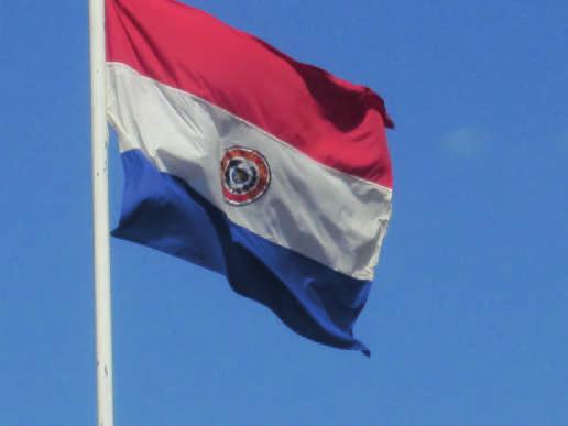 Paraguayn lippu. ryöstettiin. Nyt viime aikoina ei ole ollut mitään väkivaltaisuuksia, mutta varovainen pitää olla. Minäkin nukun koiranunta pistooli tyynyn alla.
