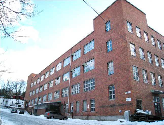 1500 m², vuokralaisina on mm. taiteilijoita, muusikoita ja käsityöläisiä.