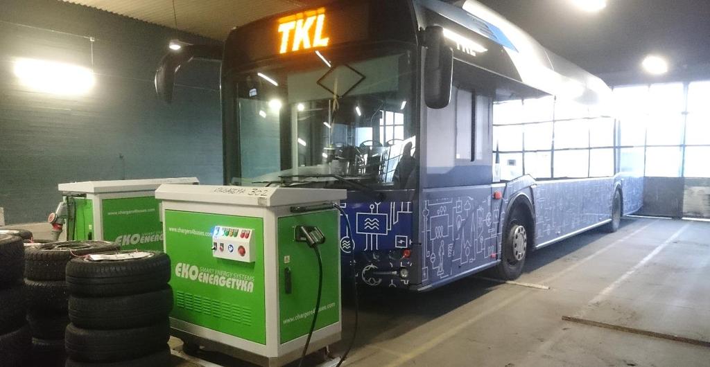 Tällöin sähköbusseja ladataan ainoastaan bussivarikolla pienitehoisella (noin 20 50 kw) hidaslatauslaitteella.