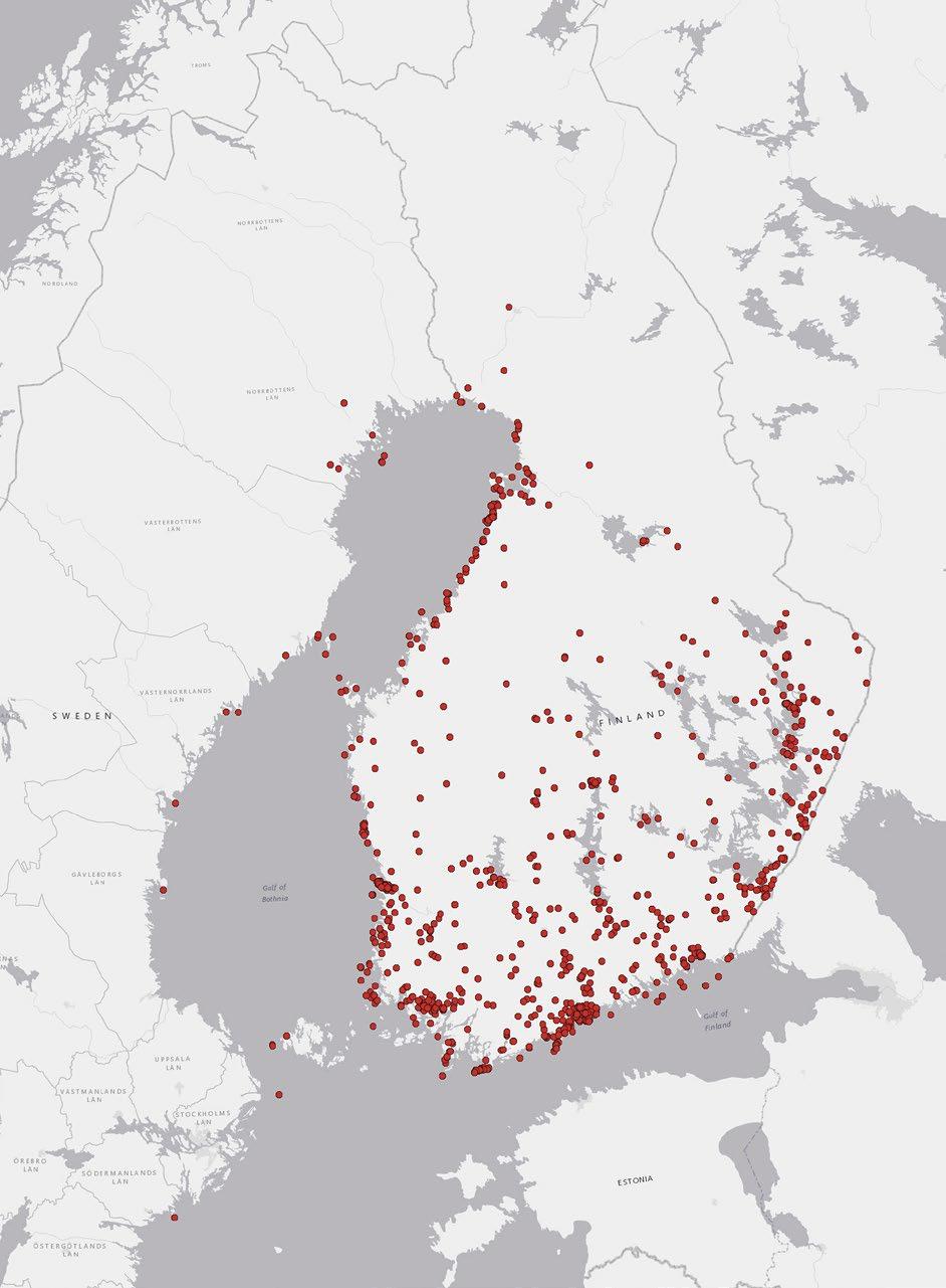 Uhanalaiset lajit Kuva 3. Suomesta vuonna 2015 löytyneet valkoselkätikkareviirit: varmistetut pesinnät (punainen), parireviirit (sininen). Fig. 3. Locations of the territories of the White-backed Woodpecker found in Finland in 2009: nests verified (red dots), territories with pairs (blue dots).