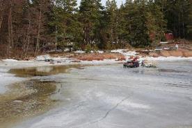Sain kaikki puut siirretyksi aamupäivällä, söin ja lähdin tallaamaan takaisin rantaan.