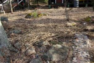 Vein mökille jo pyyhe- ja lakanakassin sekä pari auton rengasta.