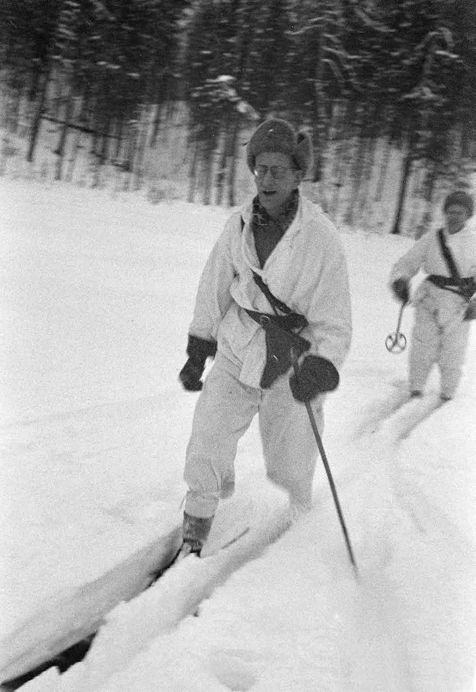 HANKITUN TIEDON VARASSA Vuosina 1927 1939 Sotakorkeakoulussa strategian ja sotahistorian opettajana toiminut majuri Joose Olavi Hannula sivuaa sotataidon