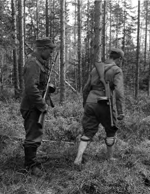 KAUKOPARTIOINTIA JA TIEDUSTELUA VIHOLLISEN SELUSTASSA Toukokuussa 1943 toteutetun partioretken tarkoituksena oli vihollisasemien tiedustelu.