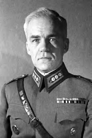 YLEIS- JA ASELAJITIEDUSTELUSTA YHTYMIEN TIEDUSTELUTOIMINTAAN Ensimmäisen laajemman tiedustelua kosketelleen tutkimuksen laati eversti E. Honko vuonna 1947.