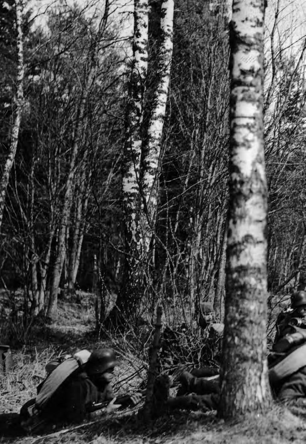 HANKITUN TIEDON VARASSA Tiedustelutoimintaan keskittyneitä tiedustelualan opetustilaisuuksia