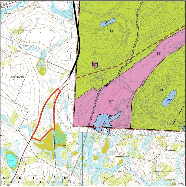 Kuva 3. Ote suunnittelualueen lähelle ulottuvasta Ylläksen osayleiskaavasta. Punaisella rajattu asemakaavoitettava alue.