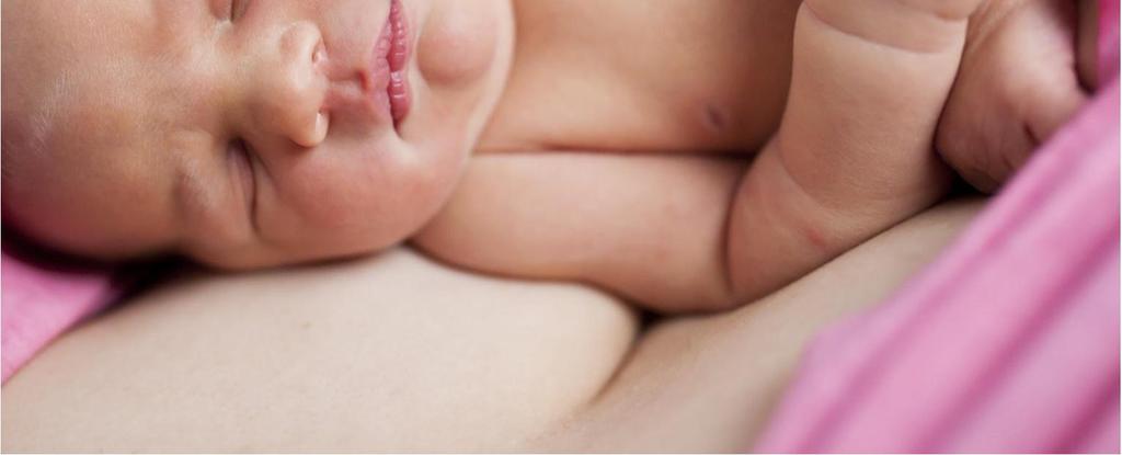 Syntymän jälkeen vanhempien äänet, tuoksut ja kosketus ovat tuttuja vauvalle. Jatkuva vierihoito auttaa herkistymään vauvan viesteille.