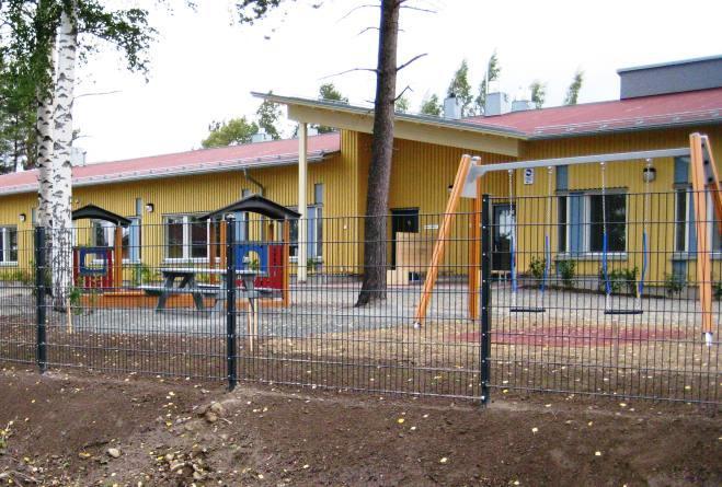 joensuu.fi/huvikummunpaivakoti Mahdollisuus iltahoitoon Päiväkodin johtaja Piia Silventoinen- Litja puh. 050 401 6097 Hömötiaisentie 8 80330 REIJOLA puh.