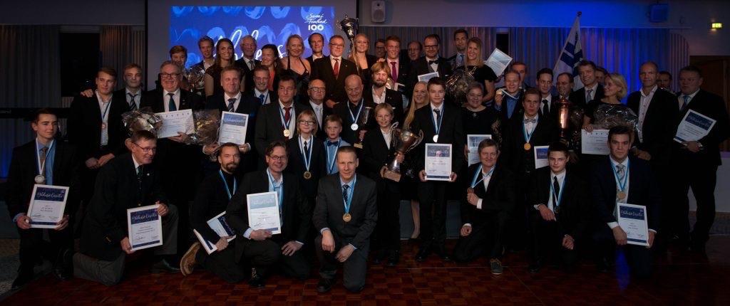 VUODEN PARHAAT 2017 Nopeuskilpailun GMS-Ruori: Jari Lehtonen Vuoden nopeuskilpailutoimitsija: Milla Sohlström Vuoden kilpaveneilyjärjestäjä: Karjalohjan Veneilijät Nopeuskilpailun paras