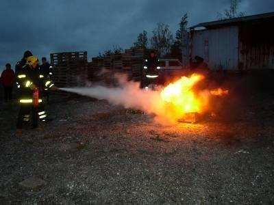 Asumisen paloturvallisuus Turvallisuuskulttuuri Riskit tulipalossa Miten palo syntyy Miten palo sammutetaan Palon