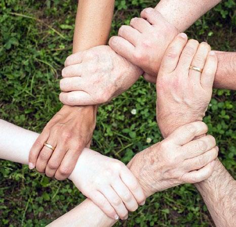 Strategiaa toteutetaan kärkiteemoja edistävillä hankkeilla, tuomalla yhteen alueen toimijoita (quadruple helix) sekä tukemalla pilotointiympäristöjä.