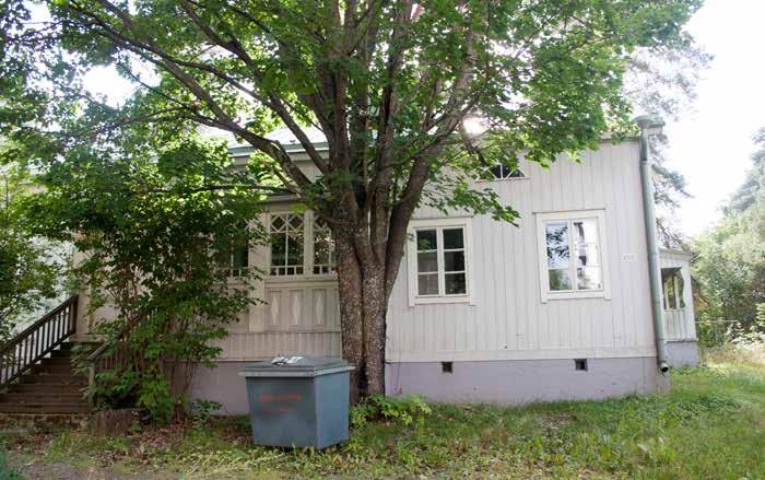 Yli-Jussilan pihapiirissä on ollut runsaasti rakennuksia,