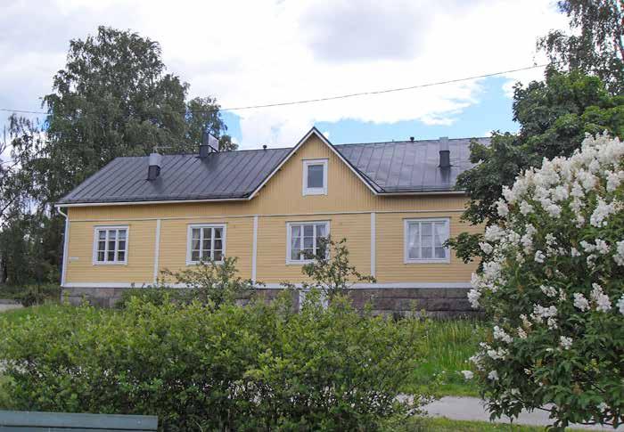 Mahdollisesti 1800-luvun jälkipuoliskolta oleva rakennus eli ole tyypillinen seurantalo, sillä se on Siippoon kylän Kylä-Heikkilän talon entinen, käytännössä suhteellisen nuori päärakennus, joka
