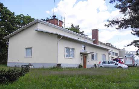 kaksi 1800-1900-luvun vaihteesta olevaa asuinrakennusta.