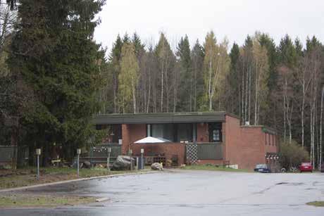 35B Riihikallion koulun pohjoinen sisäänkäynti.