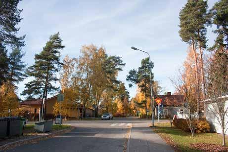 ja pieni puuvaja edustavat vanhaa