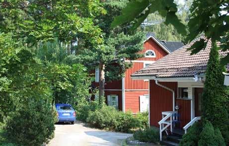 113 Saunapirtti on Rauhamäen naapuritontti.