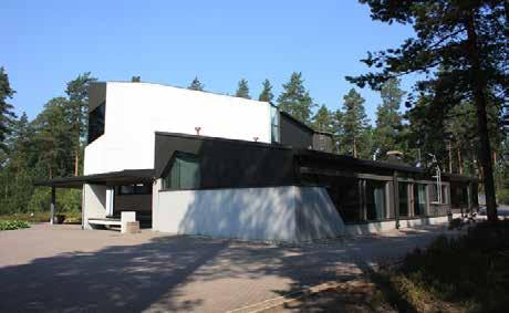 Vanhan kappelin lähistöllä on tyylikäs, 1920-luvun klassismia edustava ruumiskellari (45c; luokka 1), jonka suunnitteli Ilmari Virkkala 1938.