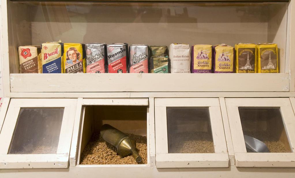 Paperisia ¼ kilon kahvipaketteja oli käytössä jo 1920-luvun alkupuolella. Kahvia sai ostaa myös tukevammissa pahvipakkauksissa.