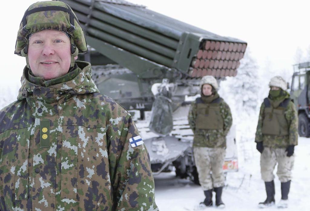 Everstiluutnantti Marko Palokangas on sotilasurallaan isoisänsä viitoittamalla tiellä Haastattelussa Kainuun tykistörykmentin komentaja, everstiluutnantti Marko Palokangas.