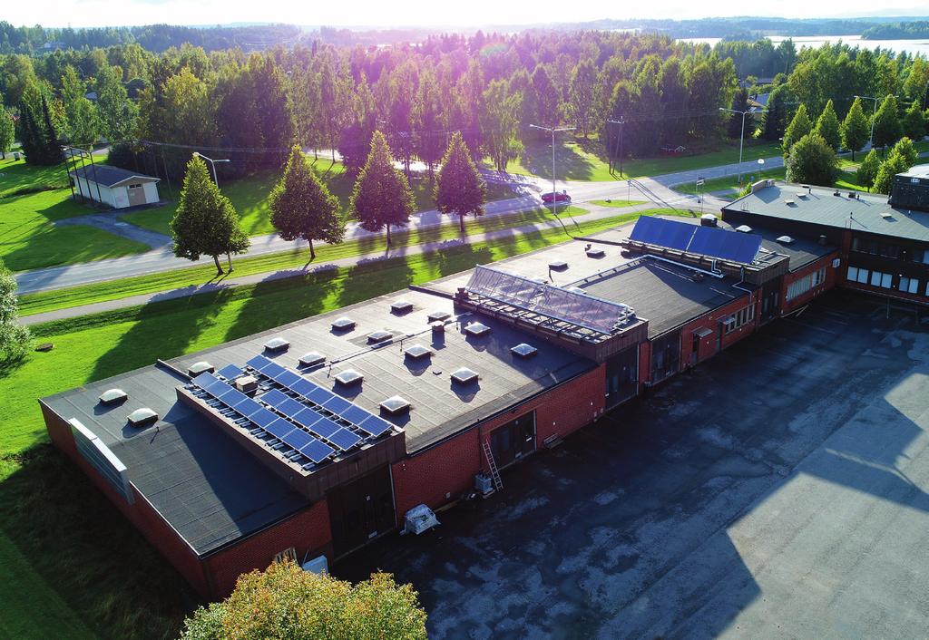VUOSI NUMEROINA 29 470 SÄHKÖN SIIRTOASIAKASTA 384 GWh SIIRRETTYÄ SÄHKÖÄ 86 MW SÄHKÖN SIIRRON HUIPPUTEHO 2732 KM 0,4 KV SÄHKÖN SIIRTOJOHTOA 1497 KM 20 KV SÄHKÖN SIIRTOJOHTOA 351 GWh