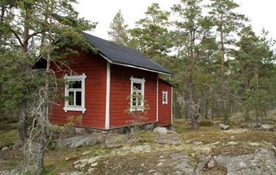 11 (26) Lisäksi vaalittavia rakennuksia ovat mm.: Valokuva : Stora Bodön pikku huvila (Kalliokammaren), joka on rakennettu 1890-luvulla. Valokuva: Stora Bodön itärannan läheisyydessä sijaitseva ns.