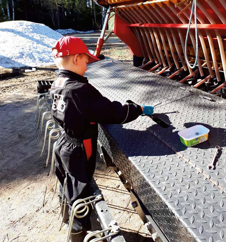 1.4. on sallittua levittää lantaa tai orgaanista lannoitetta pellolle, jos maa on niin sula ja kuiva, ettei valumia tule.