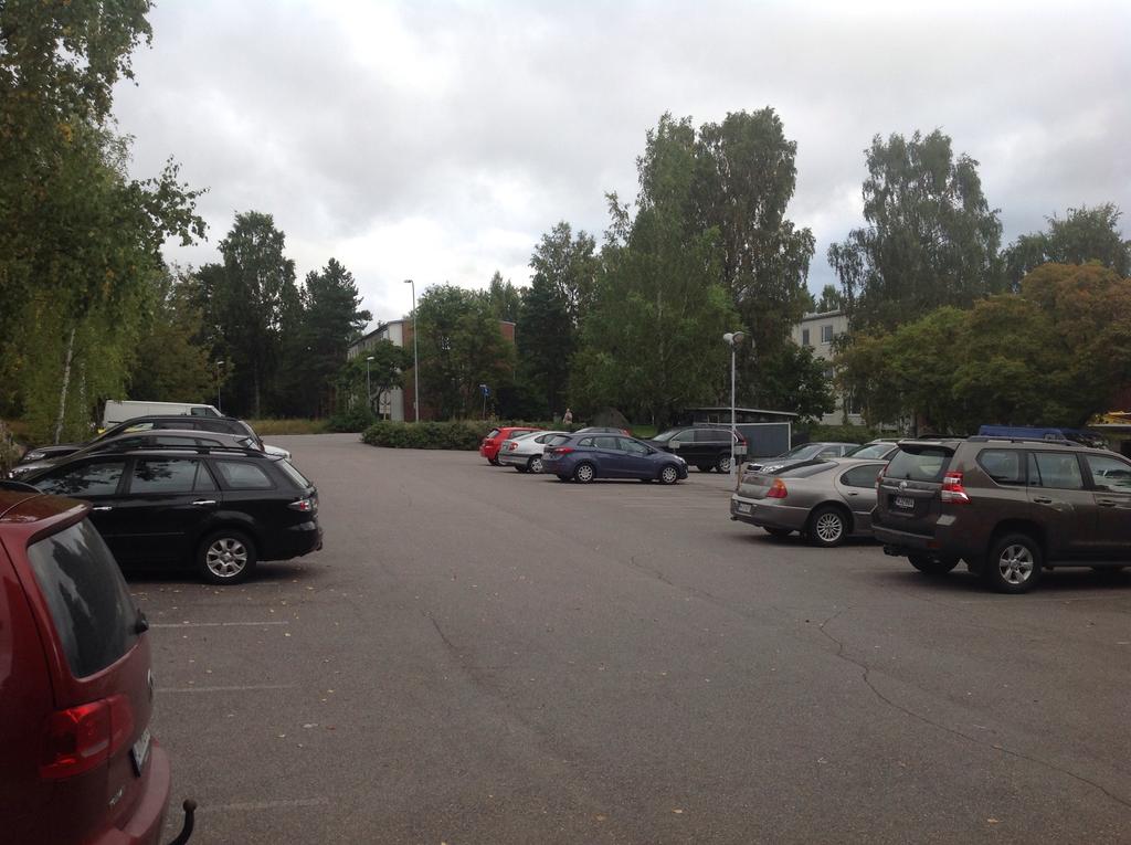 As Oy Mellunhirvi Pelastussuunnitelma Kokoontumispaikka (Jporras) Kun ihmiset ovat poistuneet rakennuksesta ja edenneet kokoontumispaikalle, kokoontumispaikalla tulee nimetä henkilö, joka ottaa