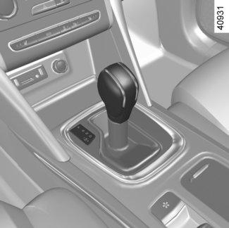 AUTOMAATTIVAIHTEISTO (1/3) 1 B A 2 3 3 Vaihteenvalitsin 1 P: pysäköinti R: peruutusvaihde N: vapaa asento D: automaattinen toimintatila M: käsikäyttöinen toimintatila +: suurempi vaihde : pienempi