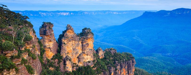 Hotelli sijaitsee keskeisellä paikalla lähellä Yarra-jokea, josta on lyhyt kävelymatka monille Melbournen nähtävyyksille. Yhteinen illallinen. (P) 3. päivä, 4.1. Melbournen kaupunkikierros Aamiainen.