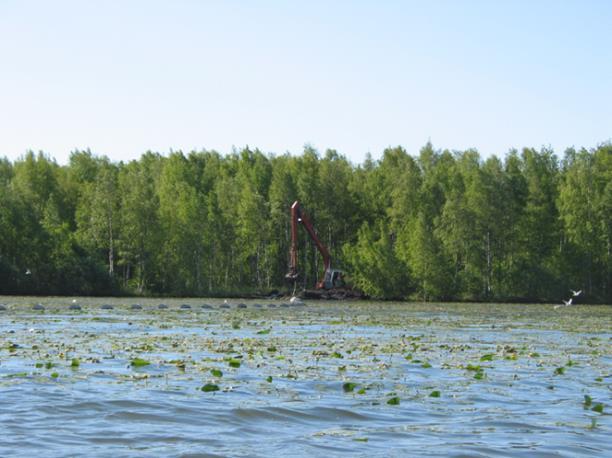 Pyykös- ja Kuivasjärvien kunnostusponnistelut Ilmastuskokeilu Planox ja harjailmastimilla (1984-85) Planox ilmastin Pyykösjärvellä (1985 1996), ilmastuskatkos 1991 Kuivasjärven Kaijonlahden ruoppaus