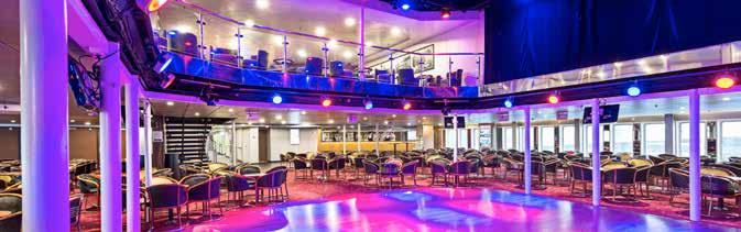 Viihde Tanssiravintola on kaksikerroksinen! Laivan risteilyisännät varmistavat yhdessä tanssiorkesterin ja artistien kanssa, että viihdyt laivalla.
