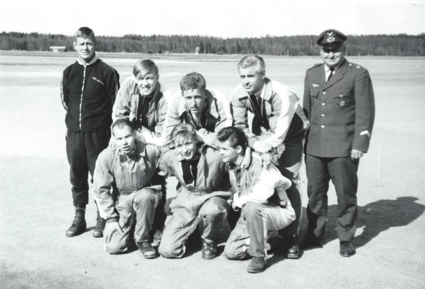 Kilpailutuloksia: Henkilökohtainen tarkkuus (kolme hyppyä, joista huomioidaan vain kaksi parasta) 1. hyppy 2. hyppy 3.