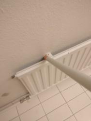 Talvikaudella kylmän betoniseinän sisäpinnalla voi tapahtua kosteuden tiivistymistä (sisäilman vesihöyryn