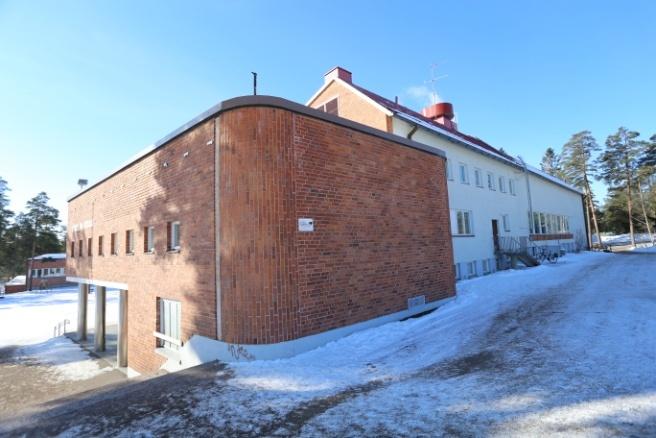 1 Rakenteet: US1 (luokka 139) - kipsilevy 13mm - kuitulevy 15 mm - massiivitiili 400mm US2
