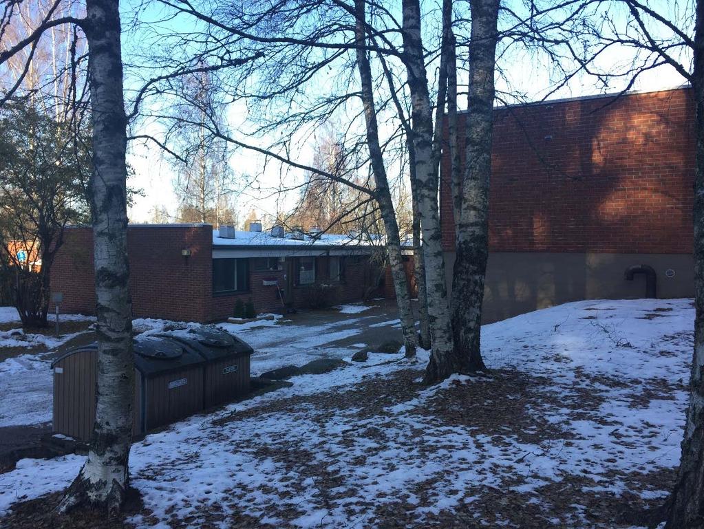 Näkymiä suunnittelualueelle Hangontien ja Vatvuorentien kulmauksesta.(11/2017) Luonnonympäristö, virkistys, maaperä ja vesi Suunnittelualue ja sen lähiympäristö on pääosin rakennettua.